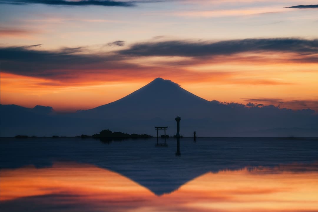 宋佳佟丽娅电影《轻于鸿毛》七夕定量点映 带上姐妹一同高兴动身